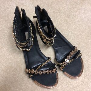 Steve Madden Lawful black and gold chain sandals